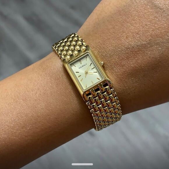Classic Square Gold Wristwatch for Women main image 5
